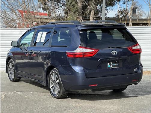 2019 Toyota Sienna XLE