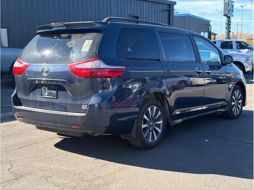 2019 Toyota Sienna XLE