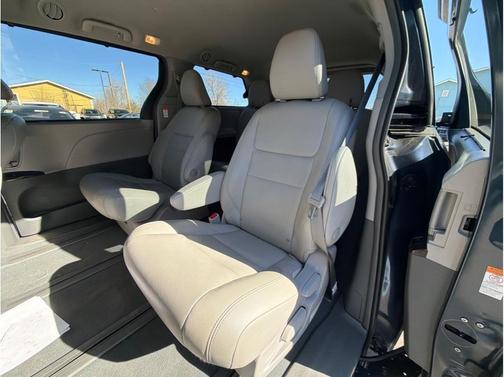 2019 Toyota Sienna XLE