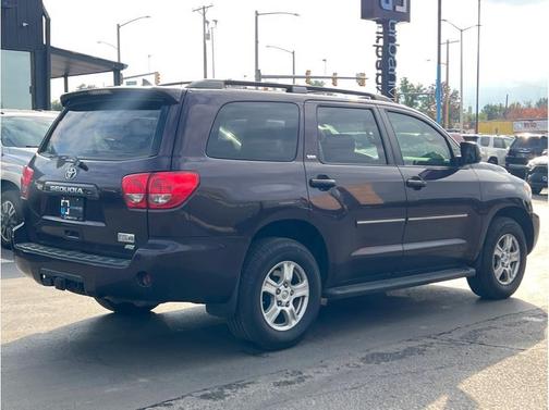 2017 Toyota Sequoia SR5