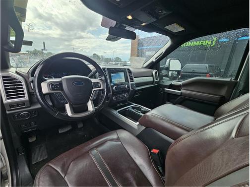 White Platinum Metallic Tri-Coat 2017 Ford F-250 Platinum