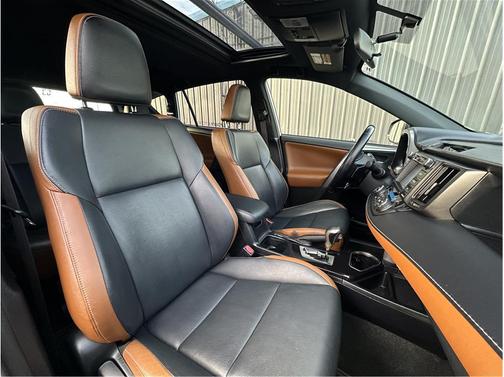 2016 Toyota RAV4 SE