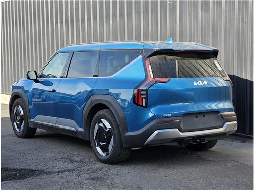 Ocean Blue 2024 Kia EV9 Wind