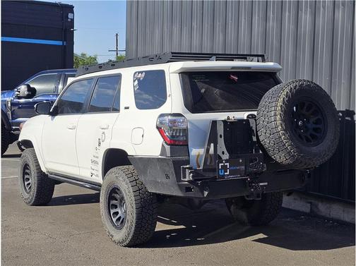 Super White 2020 Toyota 4Runner SR5