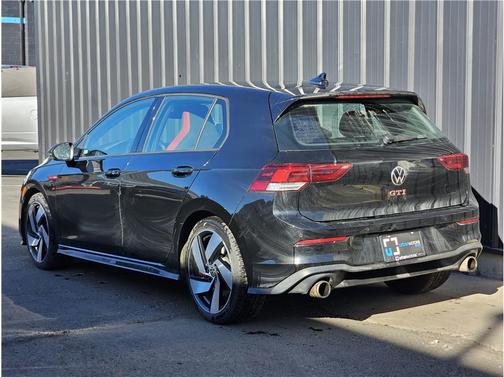 2024 Volkswagen Golf GTI 2.0T SE DSG