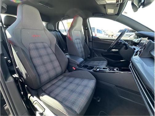 2024 Volkswagen Golf GTI 2.0T SE DSG