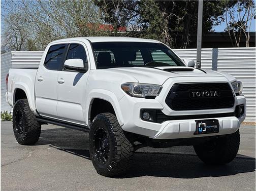 2017 Toyota Tacoma TRD Sport