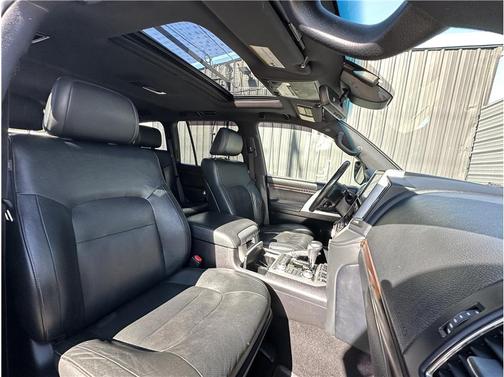 2021 Toyota Land Cruiser Base