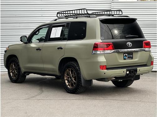 2021 Toyota Land Cruiser Base