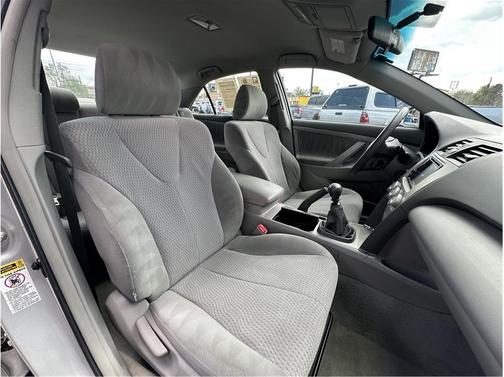 Classic Silver Metallic 2011 Toyota Camry LE