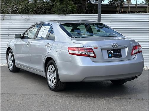 Classic Silver Metallic 2011 Toyota Camry LE