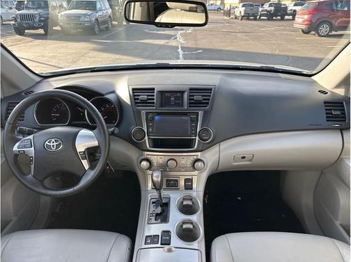 2013 Toyota Highlander Base