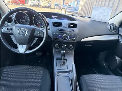 2013 Mazda Mazda3 i Touring