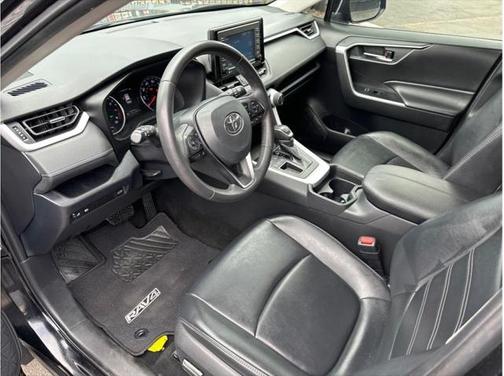 2020 Toyota RAV4 XLE Premium