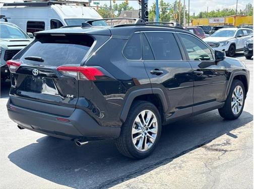 2020 Toyota RAV4 XLE Premium