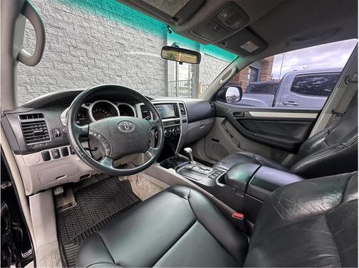 Black 2004 Toyota 4Runner Sport V8