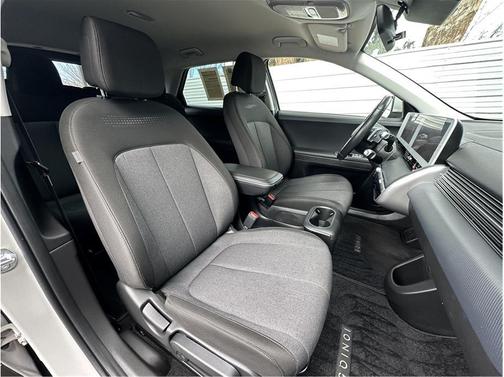 2024 Hyundai IONIQ 5 SE