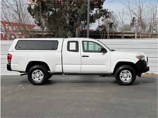 2022 Toyota Tacoma SR