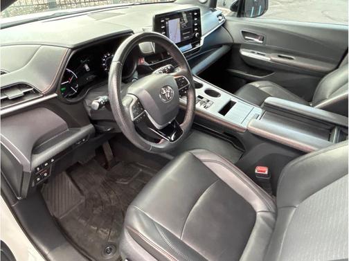 2021 Toyota Sienna XSE 7 Passenger