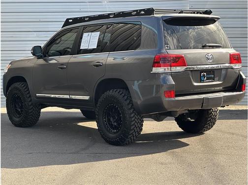 2017 Toyota Land Cruiser Base