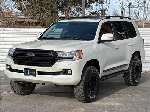 2016 Toyota Land Cruiser Base