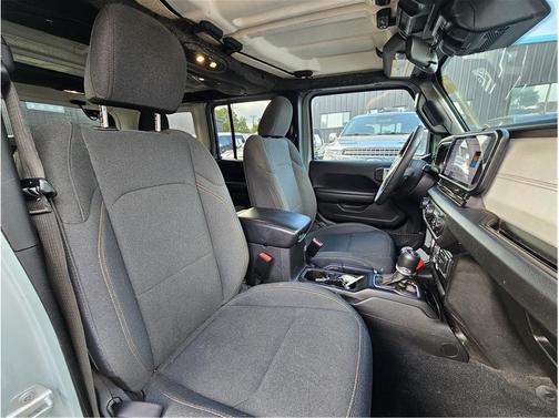 Earl Clearcoat 2024 Jeep Wrangler 4xe Sport S