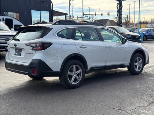 2022 Subaru Outback Base