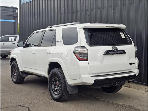 Super White 2017 Toyota 4Runner TRD Pro