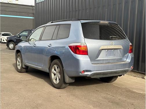 2010 Toyota Highlander SE