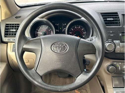2010 Toyota Highlander SE