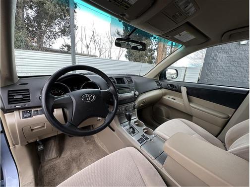 2010 Toyota Highlander SE