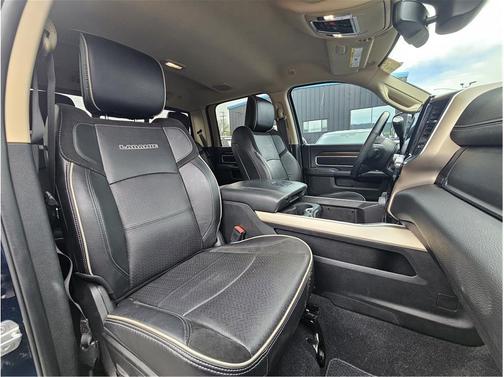 Patriot Blue Pearlcoat 2022 RAM 2500 Laramie Crew Cab 4x4 6'4' Box