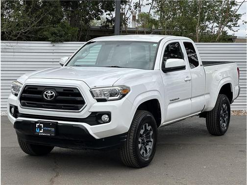 Super White 2016 Toyota Tacoma SR5