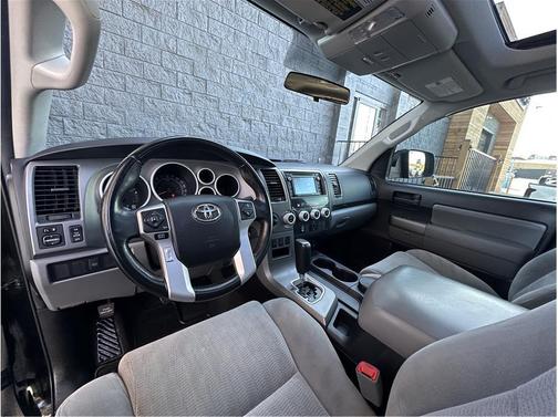 2017 Toyota Sequoia SR5