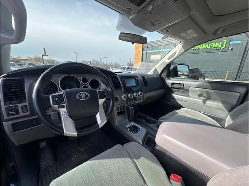 2017 Toyota Sequoia SR5