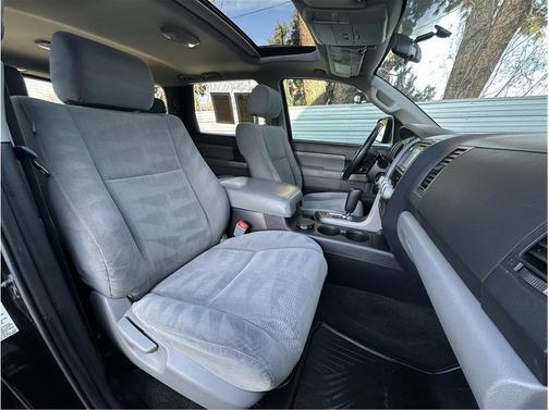 2017 Toyota Sequoia SR5