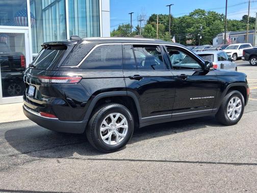 Diamond Black 2023 Jeep Grand Cherokee Limited