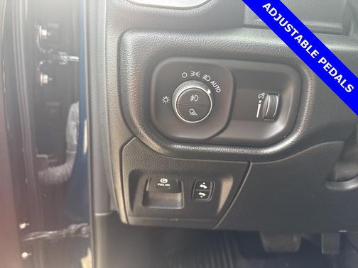 Patriot Blue Pearlcoat 2022 RAM 1500 Big Horn/Lone Star