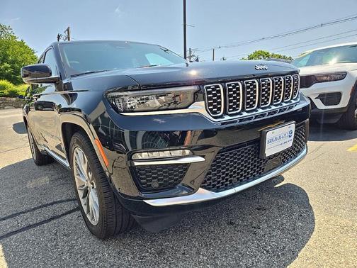 Diamond Black 2023 Jeep Grand Cherokee Summit