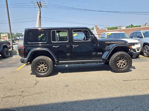Black Clearcoat 2023 Jeep Wrangler Rubicon 392