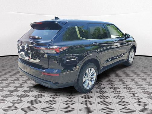 Black 2026 Mitsubishi Outlander ES