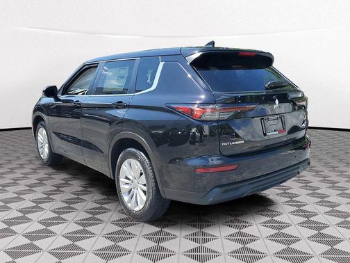 Black 2026 Mitsubishi Outlander ES
