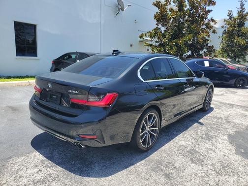 Black Sapphire Metallic 2020 BMW 330 i