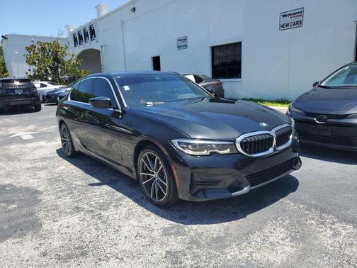 Black Sapphire Metallic 2020 BMW 330 i