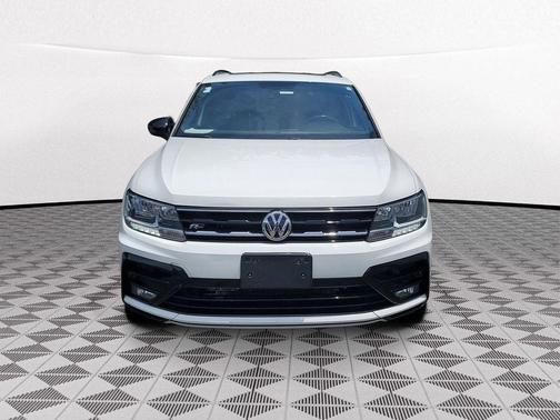 Pure White 2021 Volkswagen Tiguan 2.0T SE R-Line Black