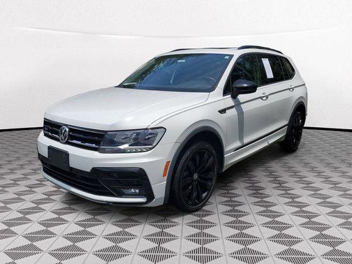 Pure White 2021 Volkswagen Tiguan 2.0T SE R-Line Black