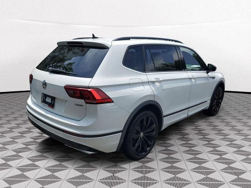 Pure White 2021 Volkswagen Tiguan 2.0T SE R-Line Black