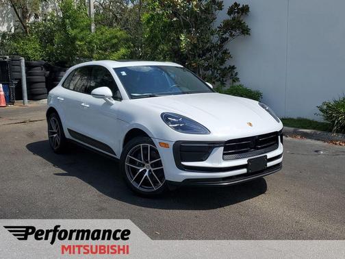 2022 Porsche Macan Base