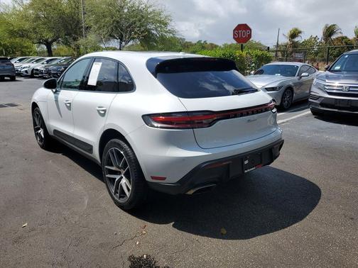 2022 Porsche Macan Base