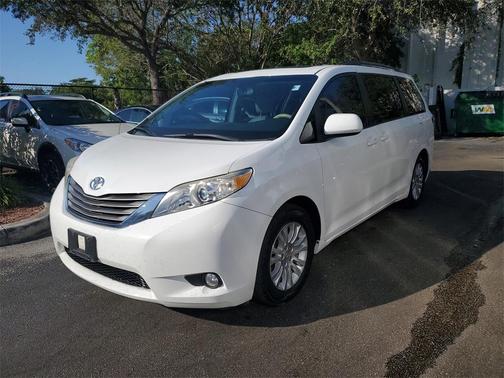 2014 Toyota Sienna XLE